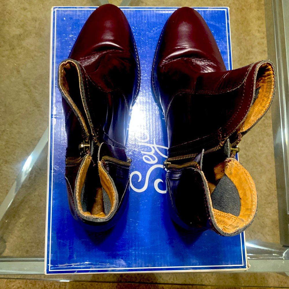 Shoes Women’s size 8 Brand: Seychelles